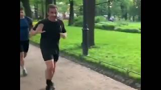 ПМЭФ-2019. Саркози на утренней пробежке в Петербурге