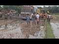 Borewell Lorry Stuck In Mud And Jcb Operator Pull The Lorry