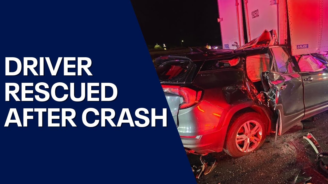 Arizona driver trapped after crashing car into semi-truck - YouTube