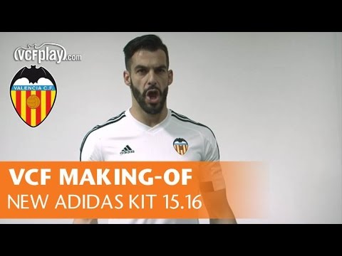 THE SCENES: Valencia CF adidas 15.16 kit photoshoot -