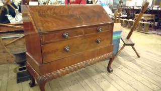 Antique desk: drop front 1800's