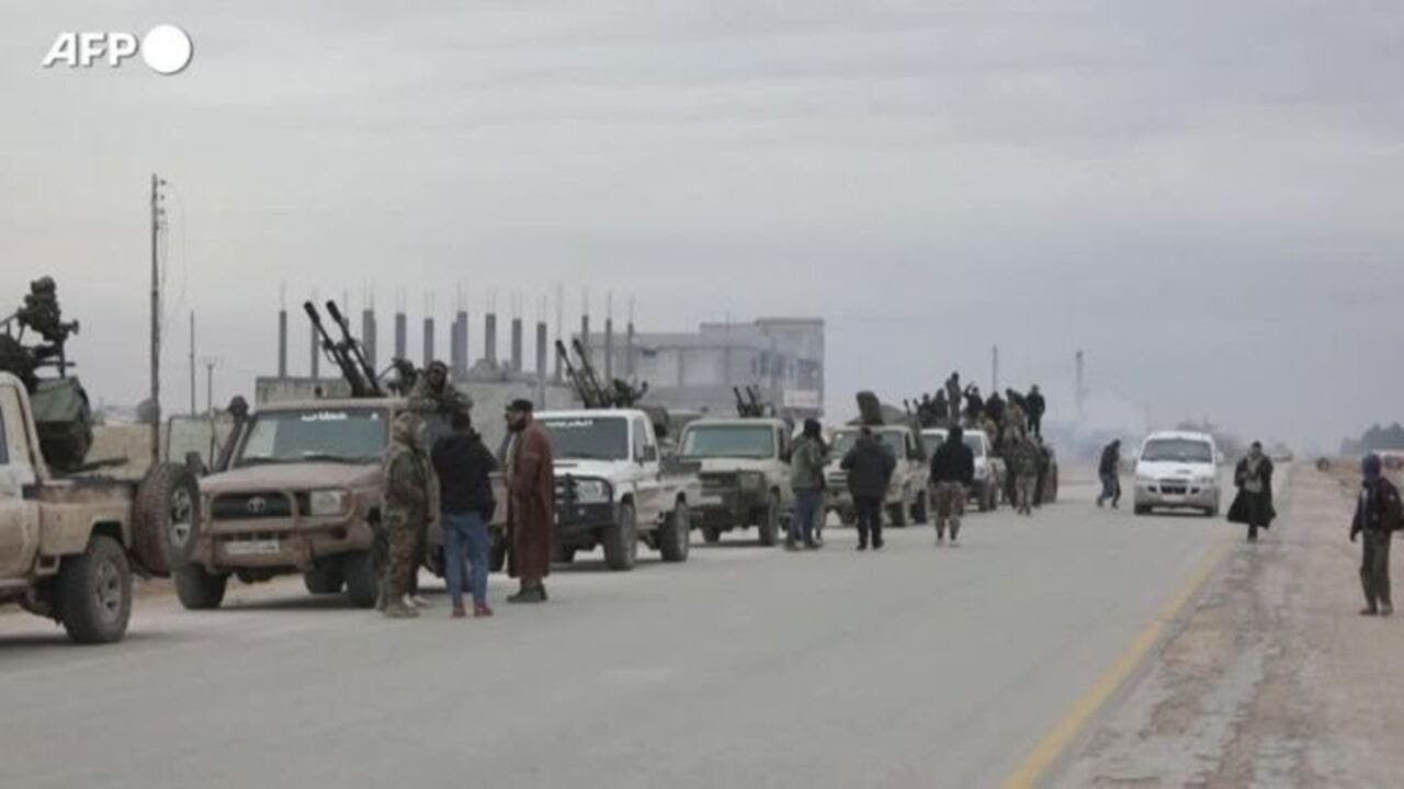 Siria, l'esercito entra nell'area a est di Aleppo