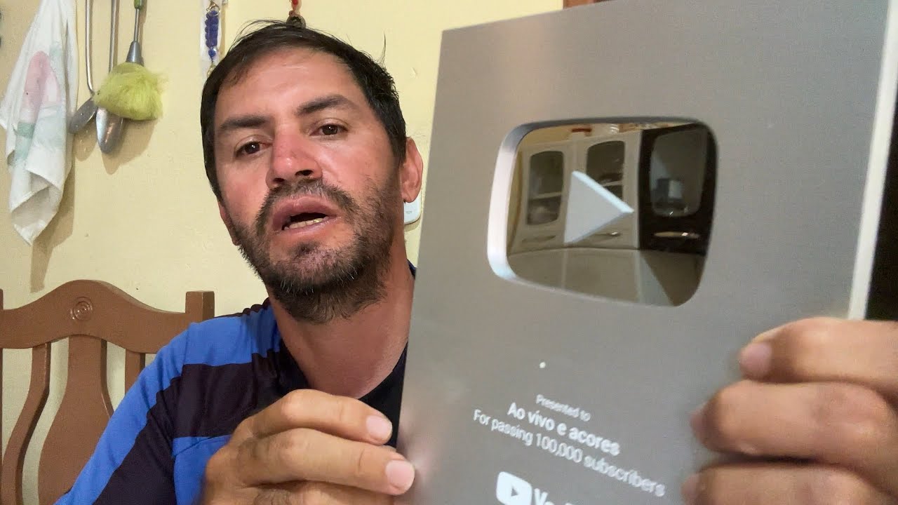 Ganhei a primeira placa de 100 mil inscritos do youtube - YouTube