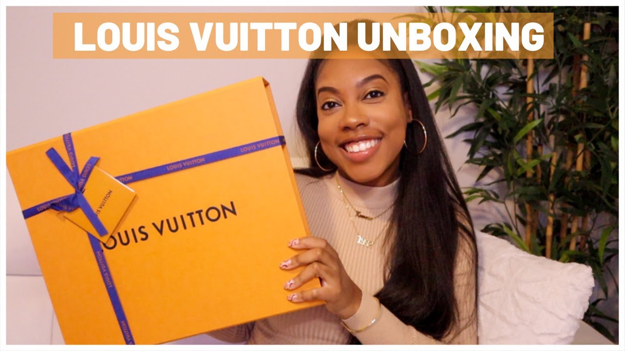 UNBOXING OF THE ICONIC LOUIS VUITTON POUCH; TOILETRY POUCH 26