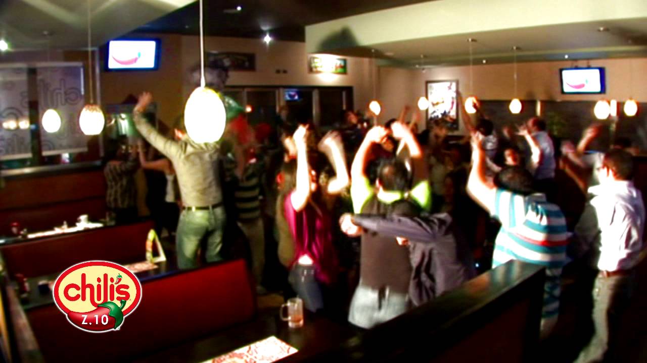 Harlem Shake CHILIS ZONA 10 II YouTube