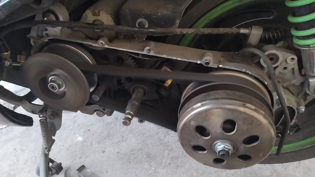 motoneta hace ruido y suena de la transmisión