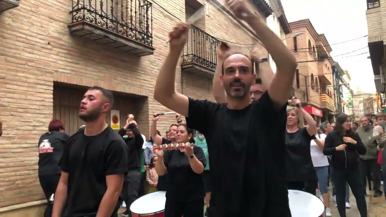 Takatak por las calles de Fuentes de Ebro