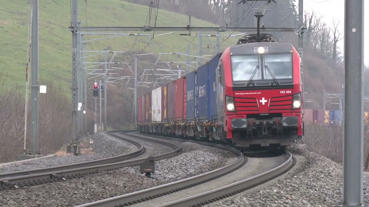 Schweizer Eisenbahn  Am Bözberg im Dezember 2024