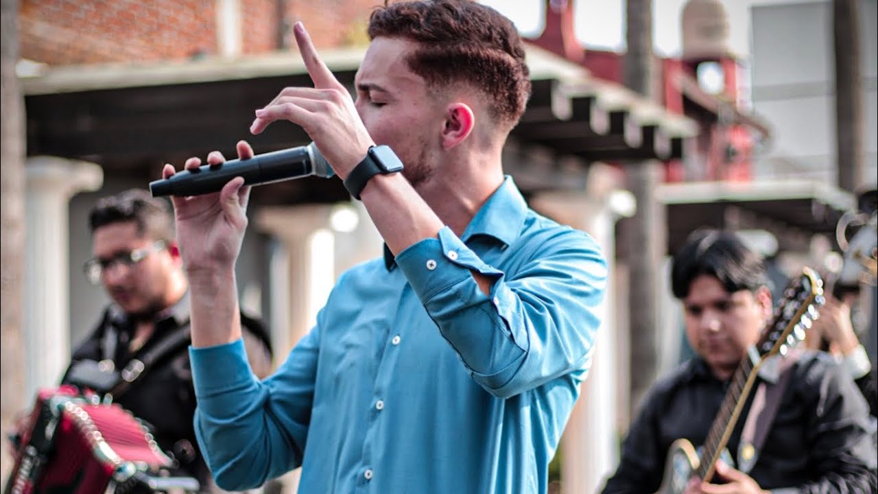 Chris Chavez Rapper El Diablo - Chris Chavez y su Nueva Ruta (Video en vivo) - YouTube