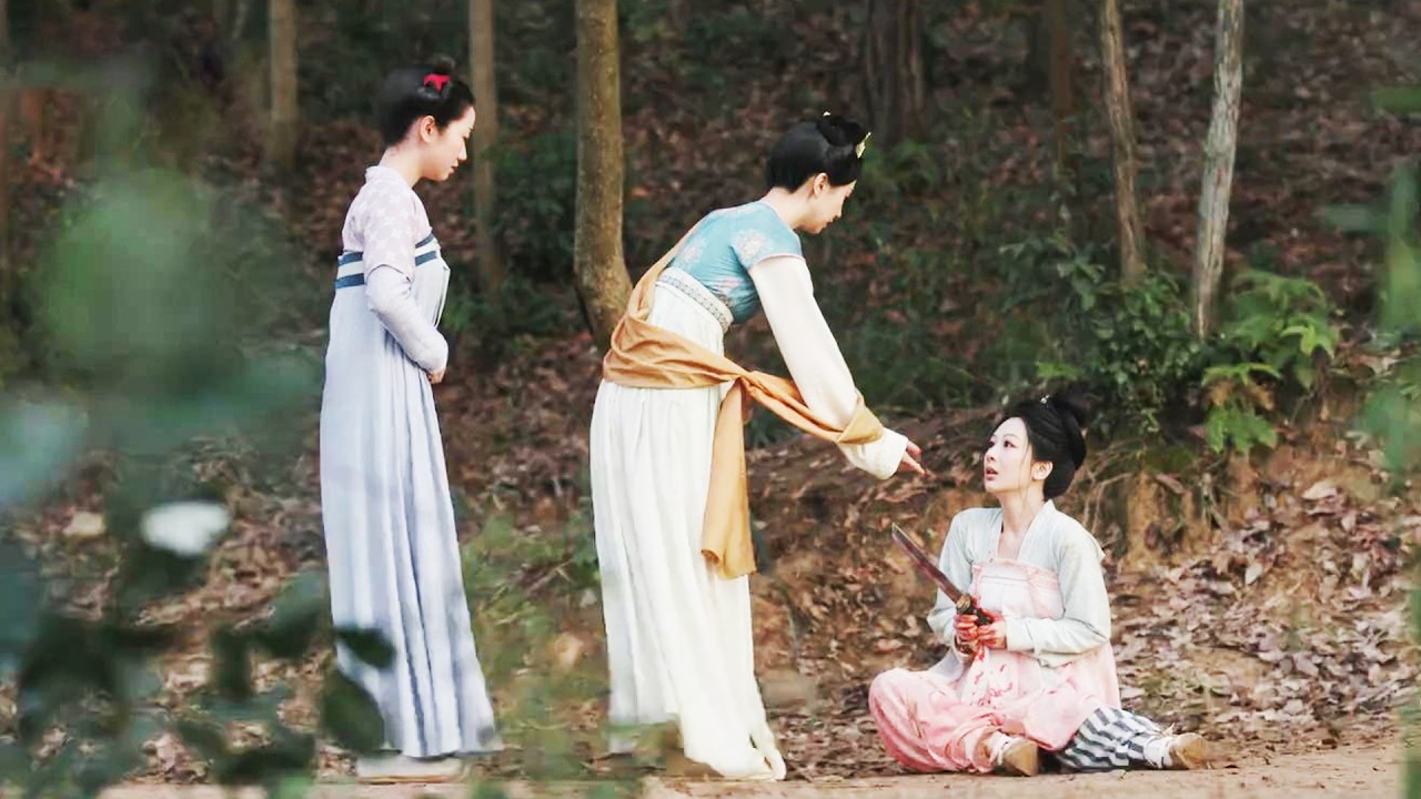 【Movie】女孩被追殺命懸一線，貴女順手一救，誰料她竟是權傾朝野的隱世人物！💕