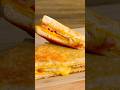 Quick Breakfast Egg Sandwich Hack 🍳🥓
