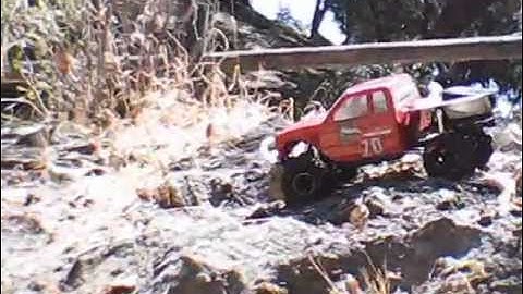 13 minutes with the Axial scx10 honcho (UNEDITED)