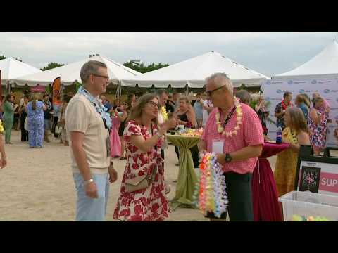 Thousands storm shore for 25th annual Barefoot at the Beach