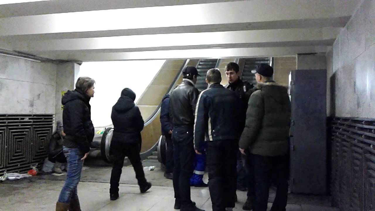 Алкаши в метро Алкаши в метро