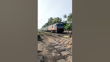 16301-16302 venad express Theruvamthuparam to Shoranur daily run the best train