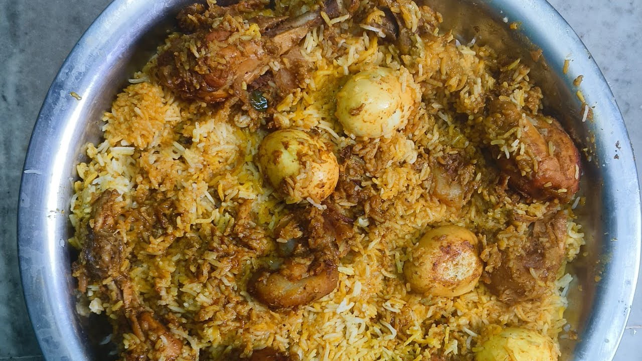 ছুটির দিনেপরিবারের সদস্যরা, চাইলো খেতে চিকেন বিরিয়ানি,সত্য সত্যইএইকথাটি আগে থেকেই জানিগো আমি জানি। 