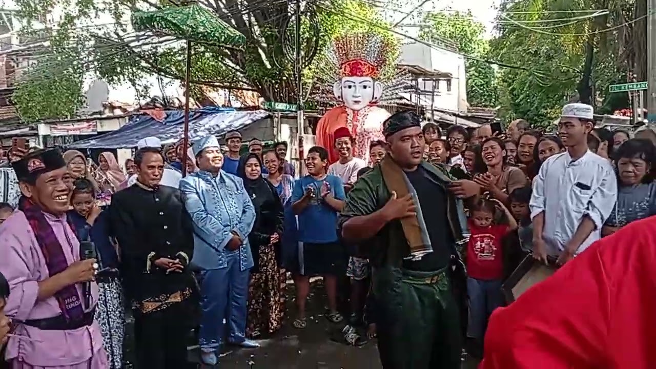 EMAK EMAK PADA GIRANG LIAT ORANG BERANTEM..PALANG PINTU BETAWI #palangpintubetawi 