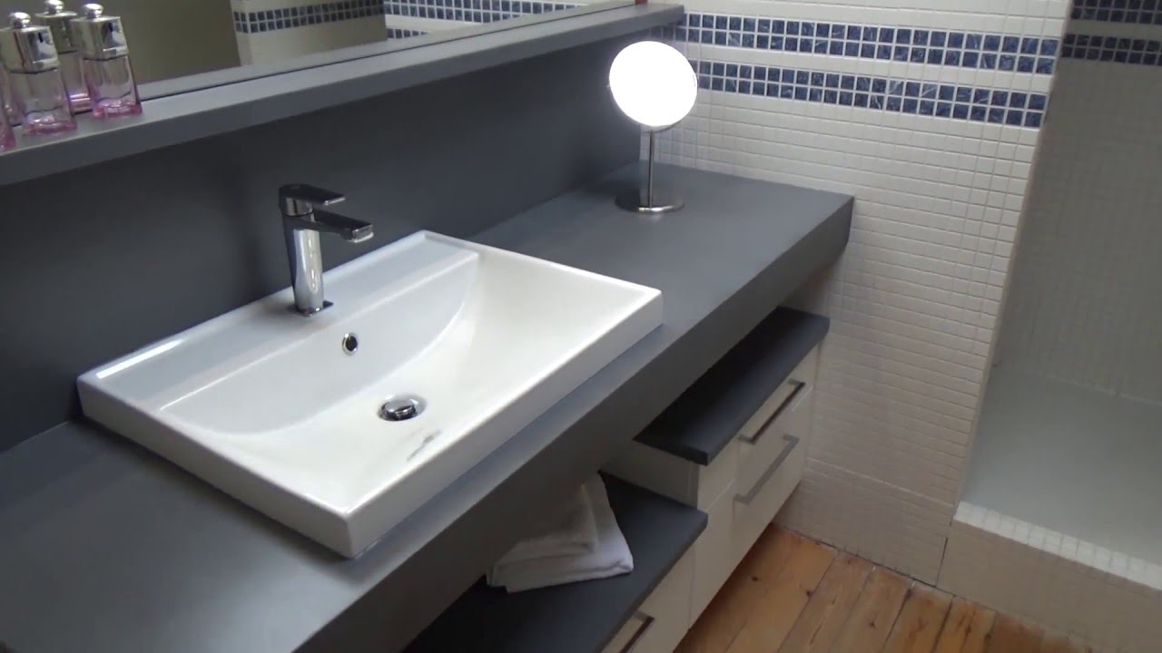 Rénovation d'une salle de bain avec meuble en béton ciré ...