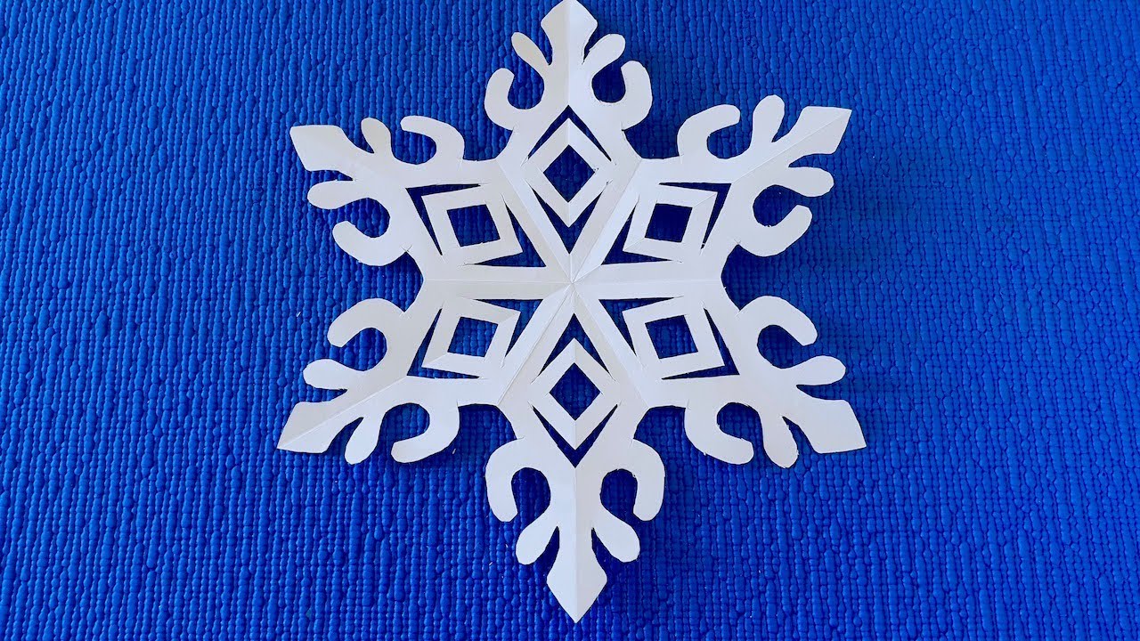 ⁣Как просто и красиво вырезать снежинку из бумаги. Простая снежинка. Paper Snowflake Tutorial.