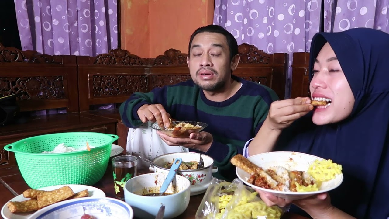 MAKAN SAHUR KALI INI PEDES TAPI NIKMAT !! MASAKNYA ORANG NGGAK TIDUR