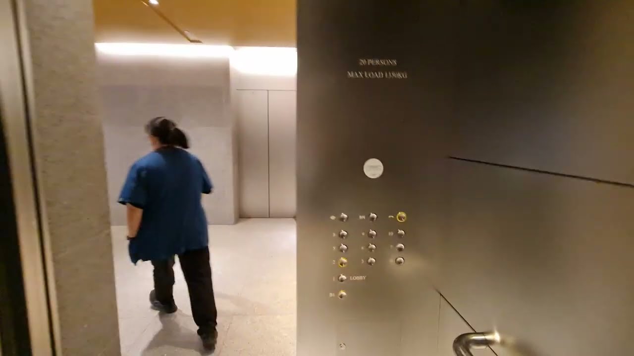 1999 OTIS Lifts - Camden Medical Centre