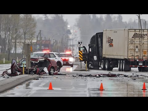 Serious crash in Surrey on Hwy 10, 1 critical patient - YouTube