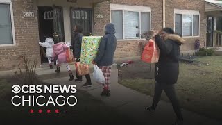 Chicago anti-violence nonprofit surprises kids with gifts on Christmas Day
