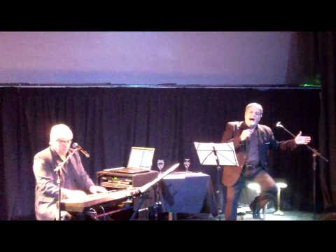 MIGUEL VELAZQUEZ Canta "CAFÉ LA HUMEDAD"