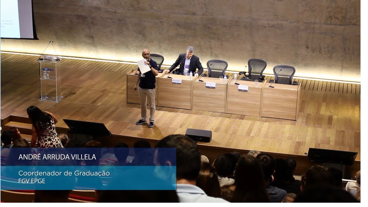 law of supply and demand Professor André Arruda Villela apresenta setores de apoio da EPGE a alunos da graduação