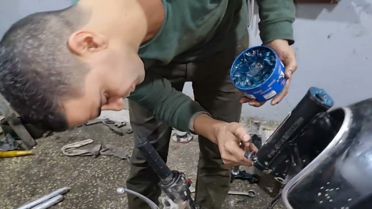 تركيب بلى الرقبه للمتوسيكل بطريقة المصنع وحل مشكلة تقل الجادون والترزيع