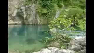 FRANCE la fontaine de vaucluse le haut de la fontaine