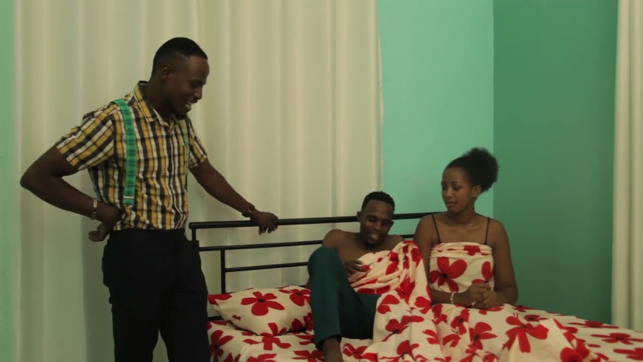 AMFUMANIA RAFIKI YAKE NA MKEWE 😂😂😂| Ganslay & Alex Mugeta |