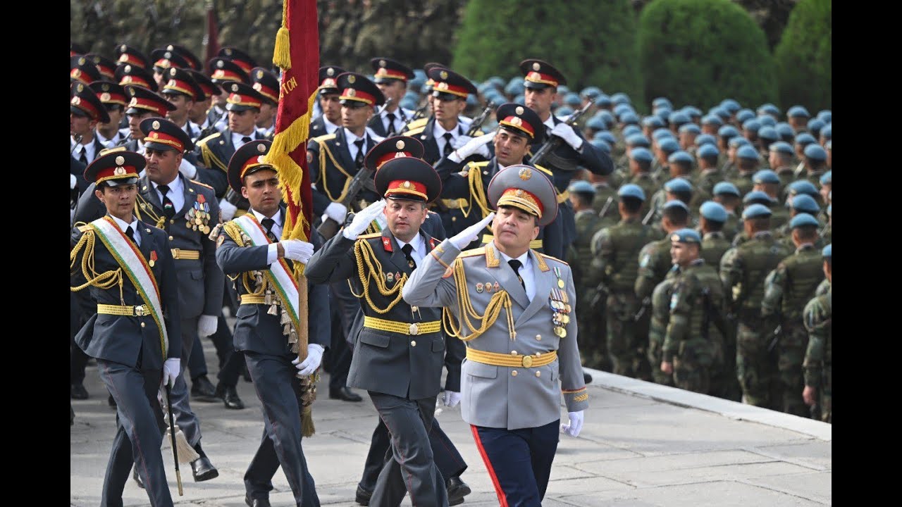 Паради ҳарбӣ бахшида ба 80 солагии рӯзи ғалаба дар Боғи Ғалаба