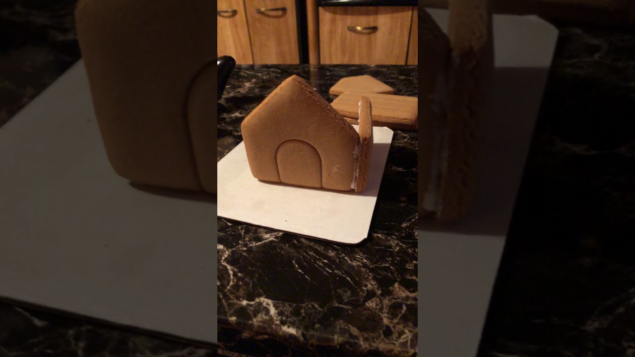 Gingerbread Doghouse