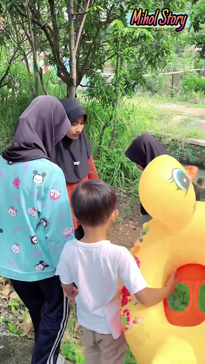 KESERUAN SAAT BERENANG DI KALI☺️😁😅 #viral #dramalucu #trending #funnyhumor #miholstory
