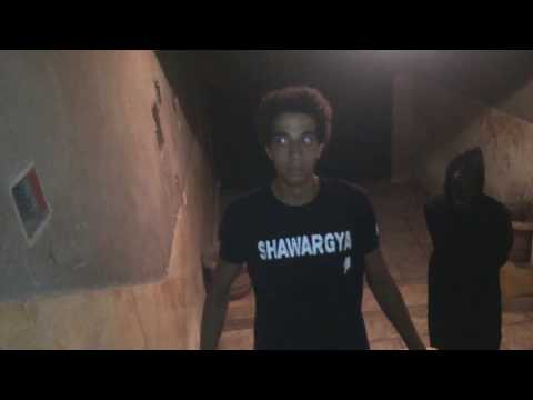 لما تطلع ع السلم و يتهيألك ان فى عفريت بيجرى وراك