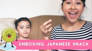 Putri Miranti Unboxing Japanese Snack