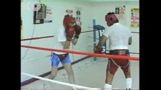 ROBERTO DURAN: Sparring in a London gym