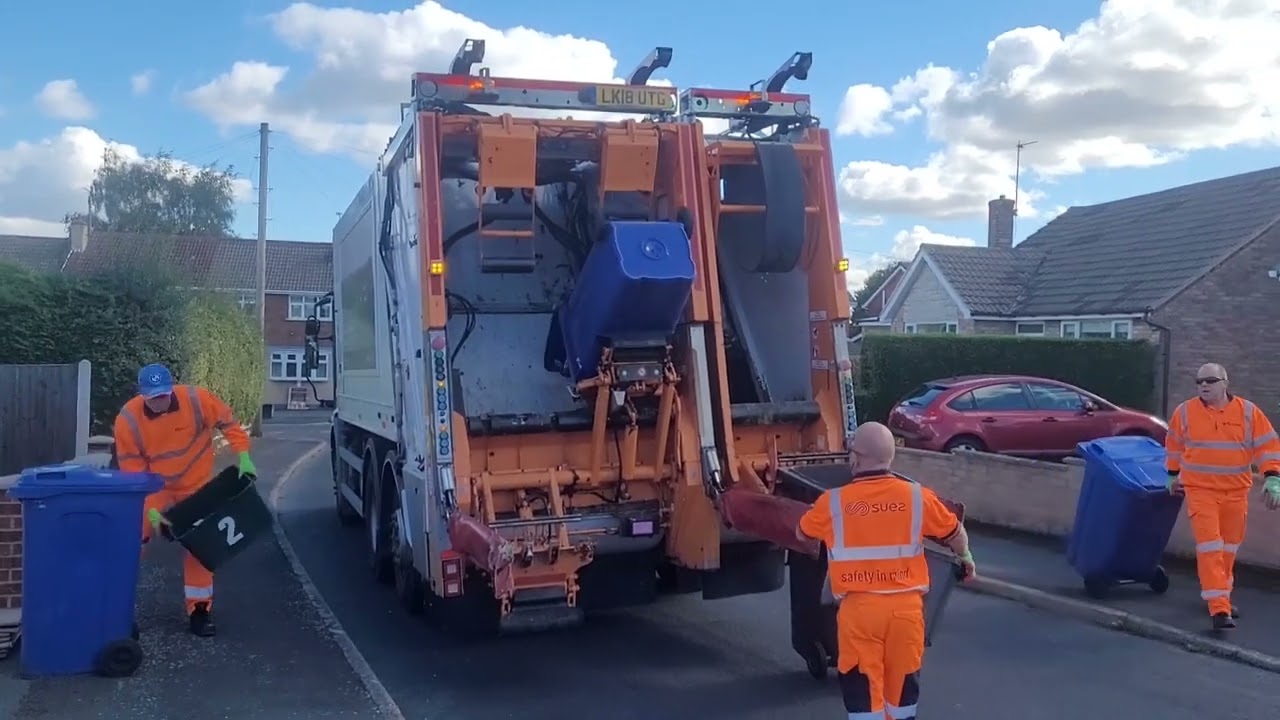 Suez Mercedes Econic Refuse Truck on Mixed Recycling, UTG