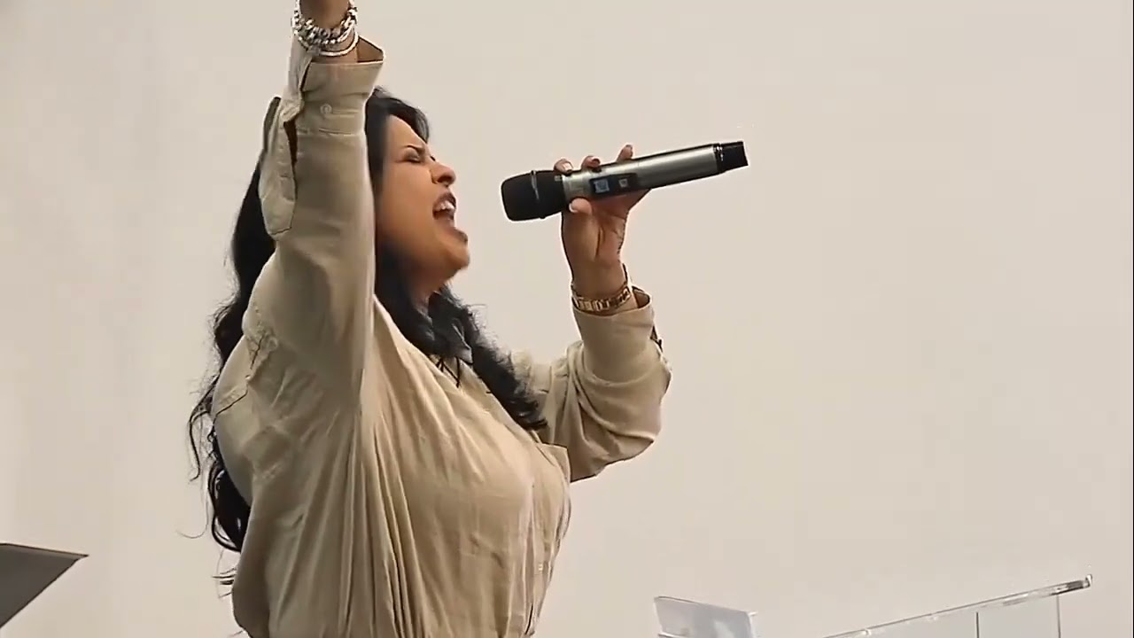 Célia Bueno - O Dono da Vida - Comunidade Cristã Genuína Campinas