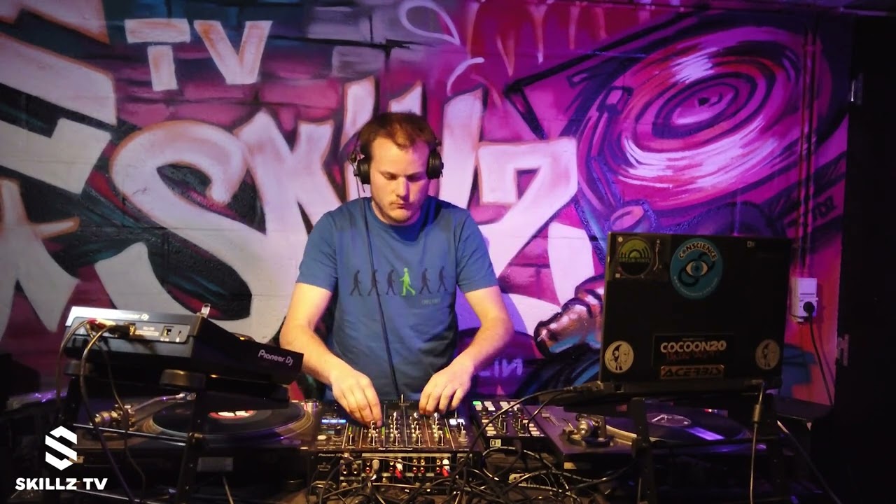 SkillzTv presents Backsit