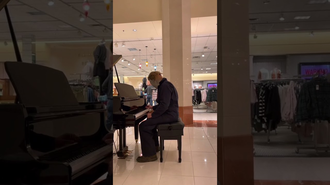Michael Myers Playing the Piano in Public - Halloween