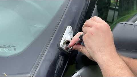 How To Delete The A-Pillar Spotlight on a Ford Police Interceptor Utility (PIU)