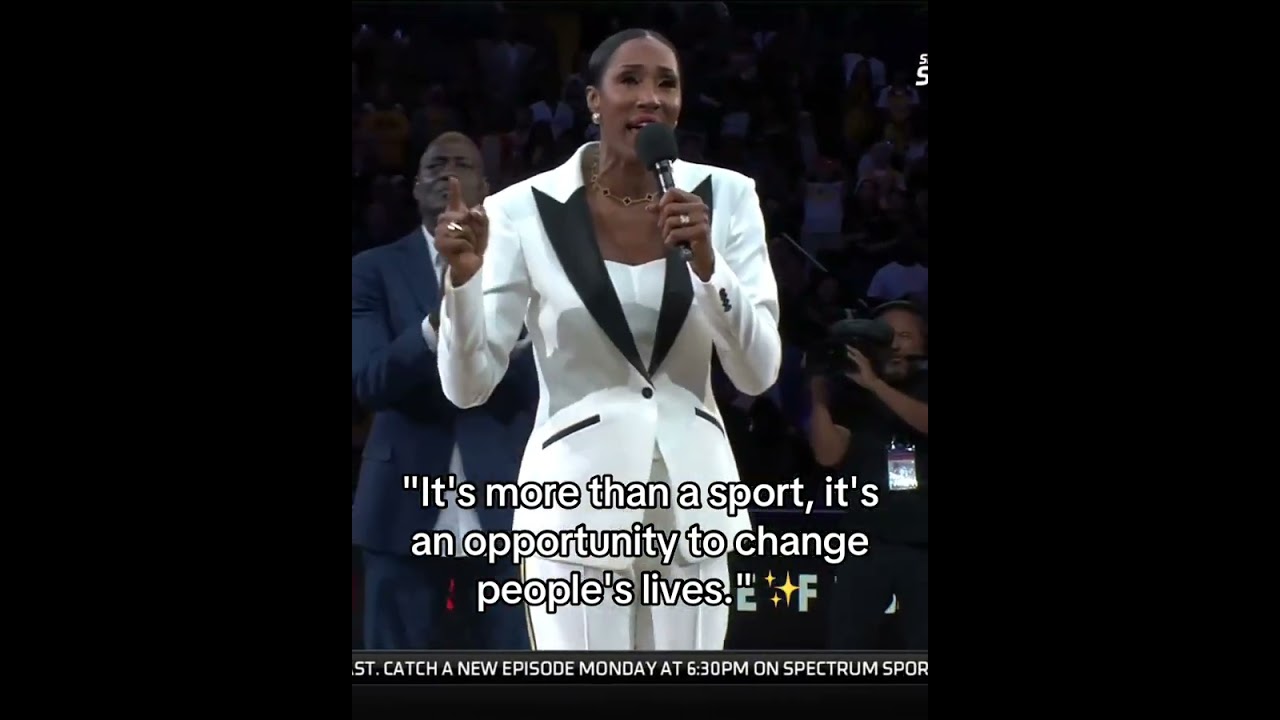 Lisa Leslie’s wise words after she was honored with a statue 💜