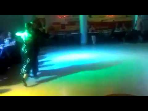 Anahi Barrios y Gustavo Alvarez -Exhibicion La Bruja-Pavadita