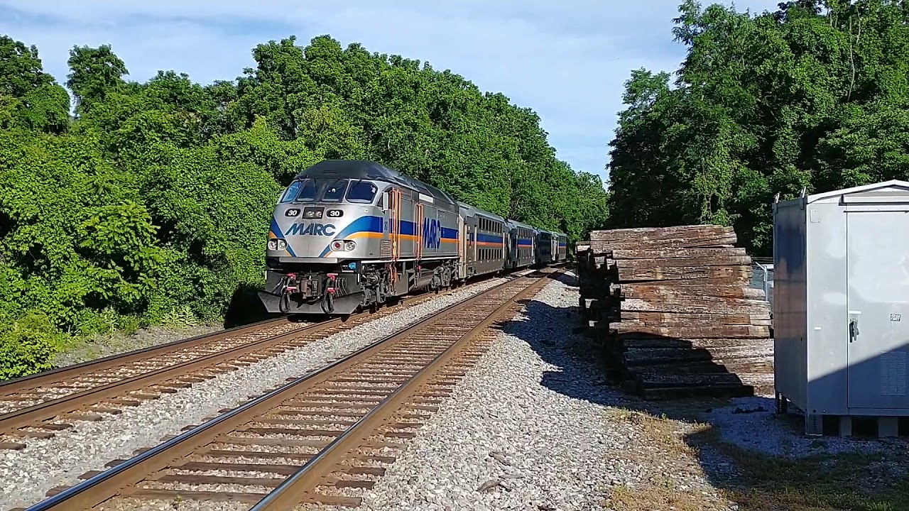 EB MARC train approaches Germantown MARC station YouTube