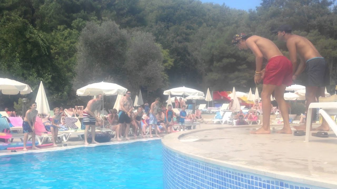 Pine Valley Hotel ~ Crazy Frog Dance