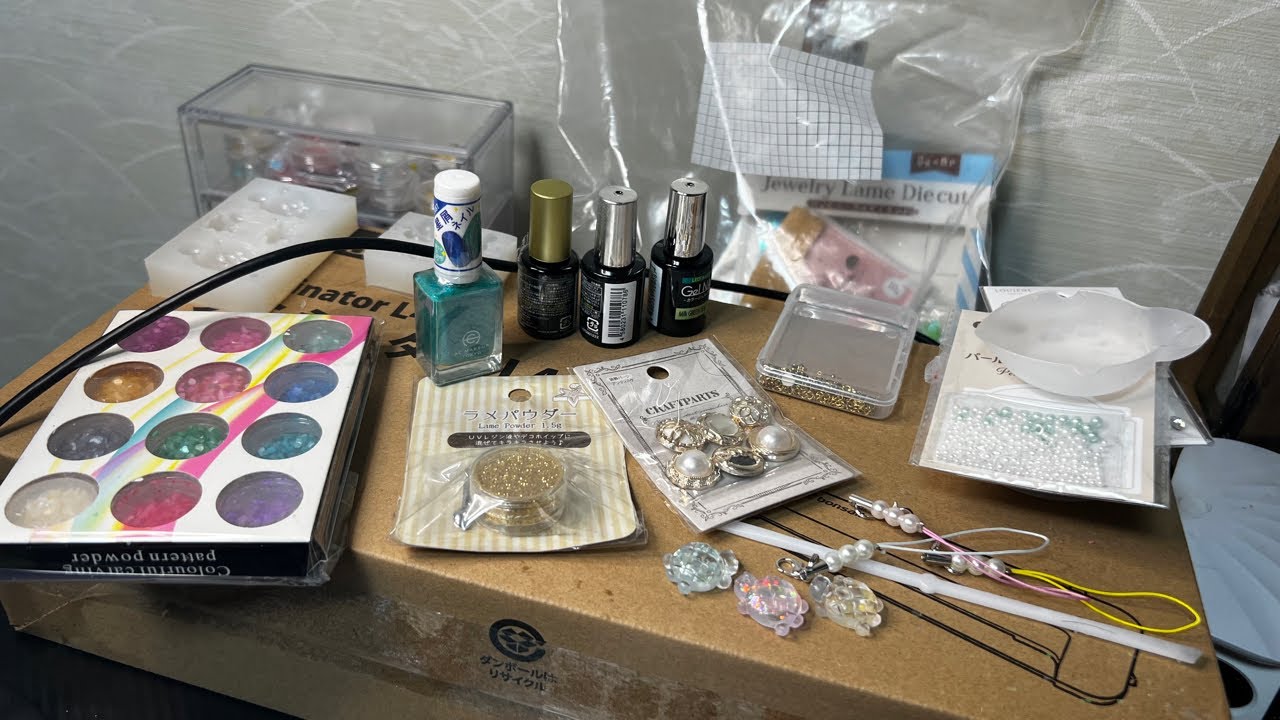 Live Crafting] Making tons of cute turtle resin accessories! - YouTube