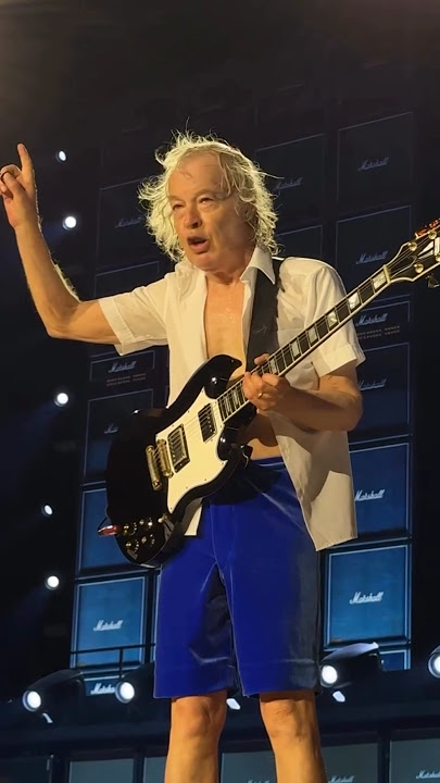 AC/DC blew the crowd away in Paris as Angus ruled the guitar like a god ⚡ #ACDC #Paris #angusyoung