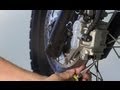 Mécanique moto : changer facilement ses plaquettes de frein (tuto mécanique moto)